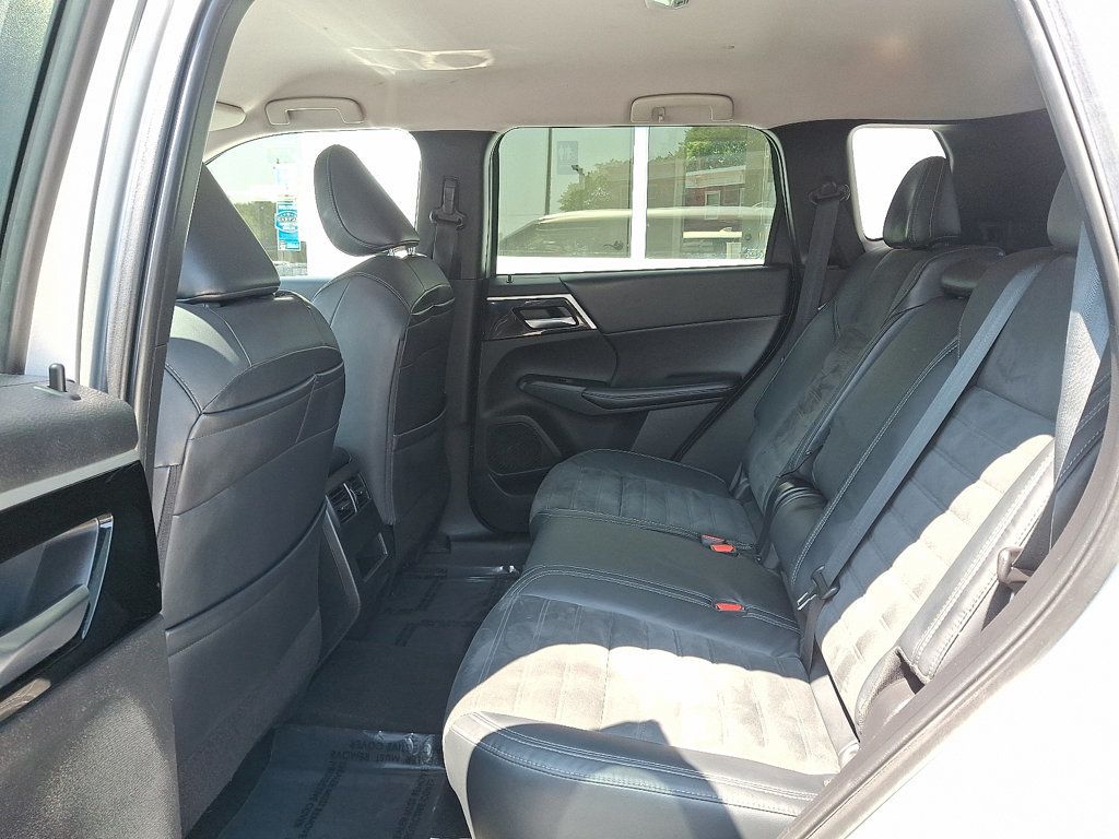 2022 Mitsubishi Outlander SE S-AWC photo 10