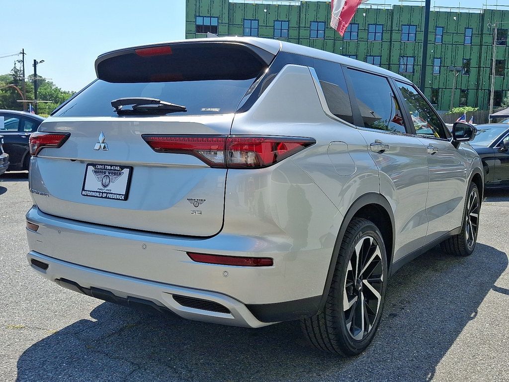 2022 Mitsubishi Outlander SE S-AWC photo 4