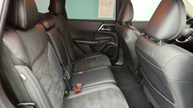 2022 Mitsubishi Outlander SE with Black Out Appearance Package - 22969721 - 23