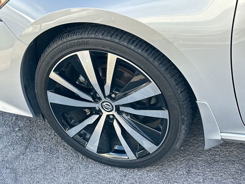 2022 Nissan Altima 2.0 SR Sedan - 23039210 - 11