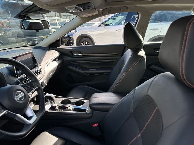 2022 Nissan Altima 2.0 SR Sedan - 23039210 - 12