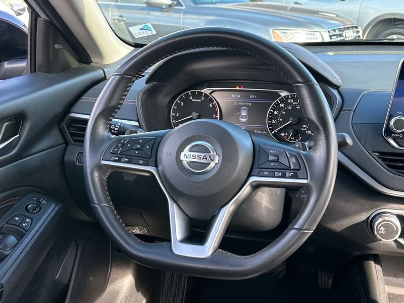 2022 Nissan Altima 2.0 SR Sedan - 23039210 - 16