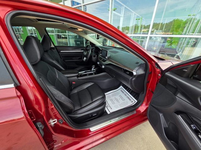 2022 Nissan Altima 2.5 Platinum AWD Sedan - 22876333 - 23