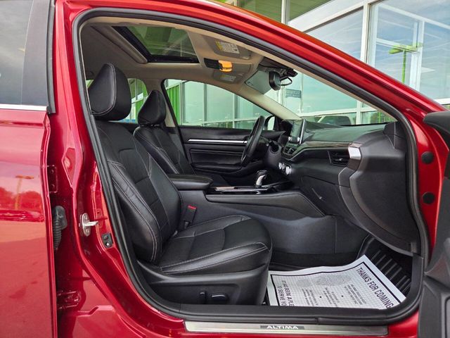 2022 Nissan Altima 2.5 Platinum AWD Sedan - 22876333 - 24