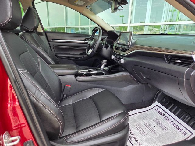 2022 Nissan Altima 2.5 Platinum AWD Sedan - 22876333 - 25