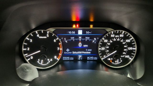 2022 Nissan Altima 2.5 SL Sedan with Rear Spoiler and Illuminated Kick Plates - 22951234 - 14