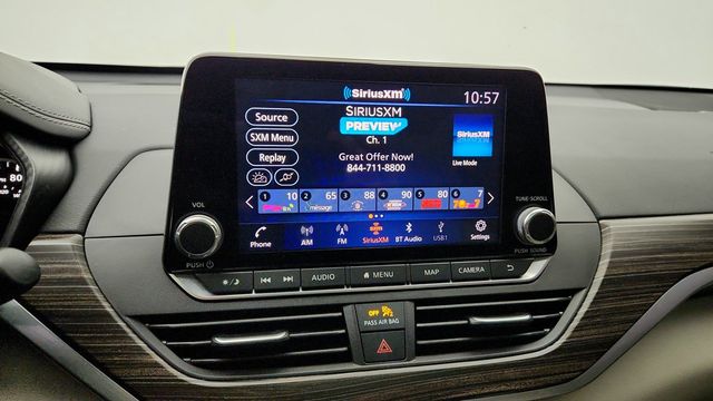 2022 Nissan Altima 2.5 SL Sedan with Rear Spoiler and Illuminated Kick Plates - 22951234 - 18