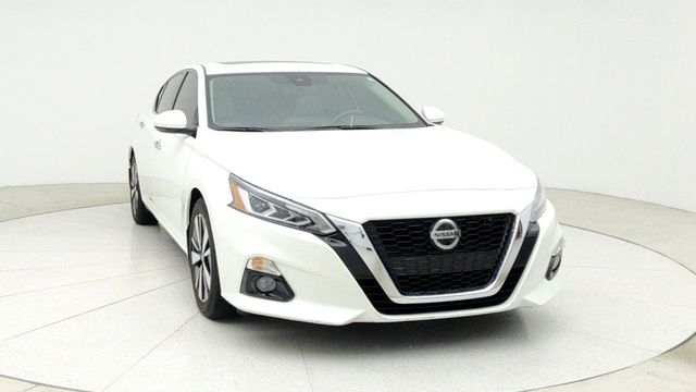 2022 Nissan Altima 2.5 SL Sedan with Rear Spoiler and Illuminated Kick Plates - 22951234 - 1