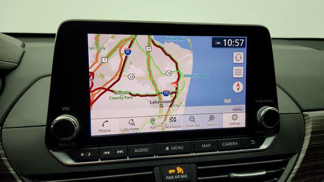 2022 Nissan Altima 2.5 SL Sedan with Rear Spoiler and Illuminated Kick Plates - 22951234 - 19