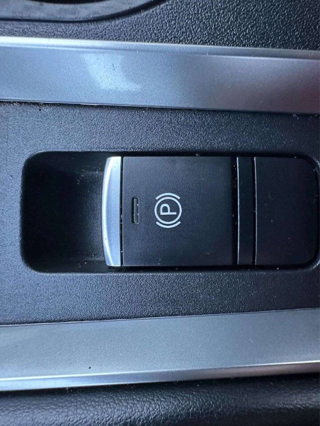 2022 Nissan Altima 2.5 SR AWD Sedan - 23036130 - 32