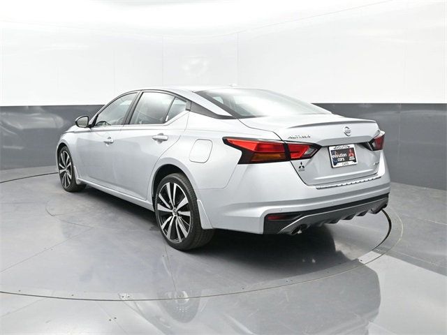 2022 Nissan Altima 2.5 SR photo 3