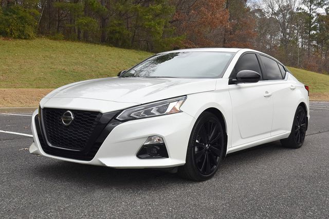 2022 Nissan Altima SR photo 1