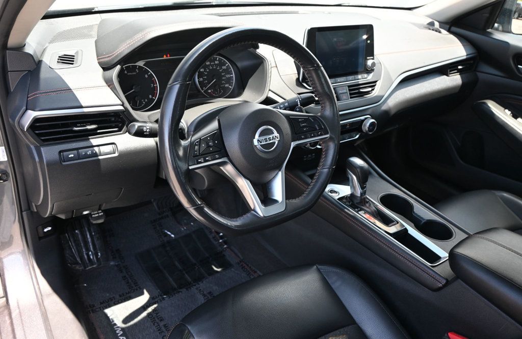 Nissan Altima photo 10