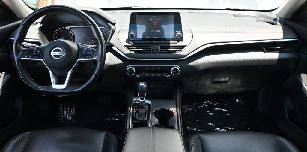 Nissan Altima photo 11