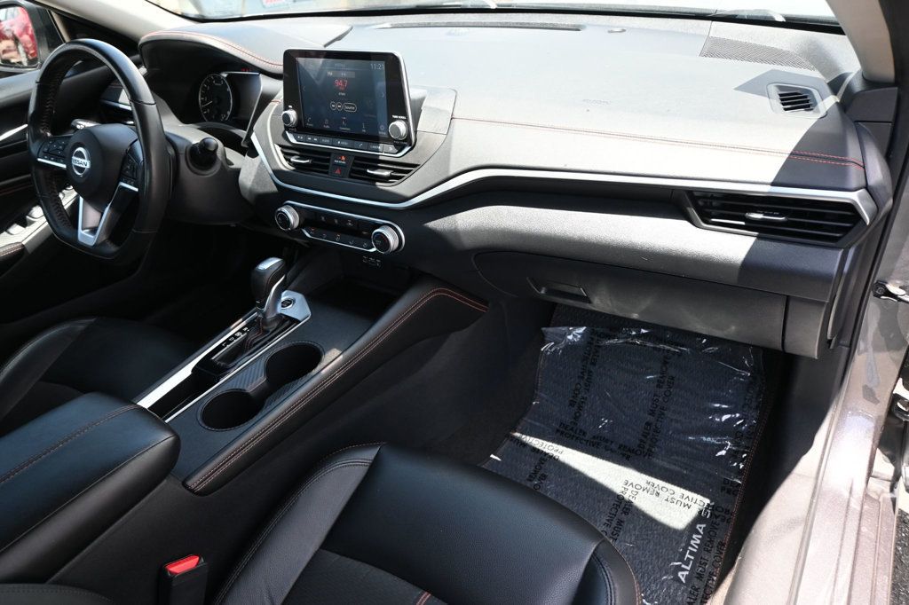 Nissan Altima photo 12