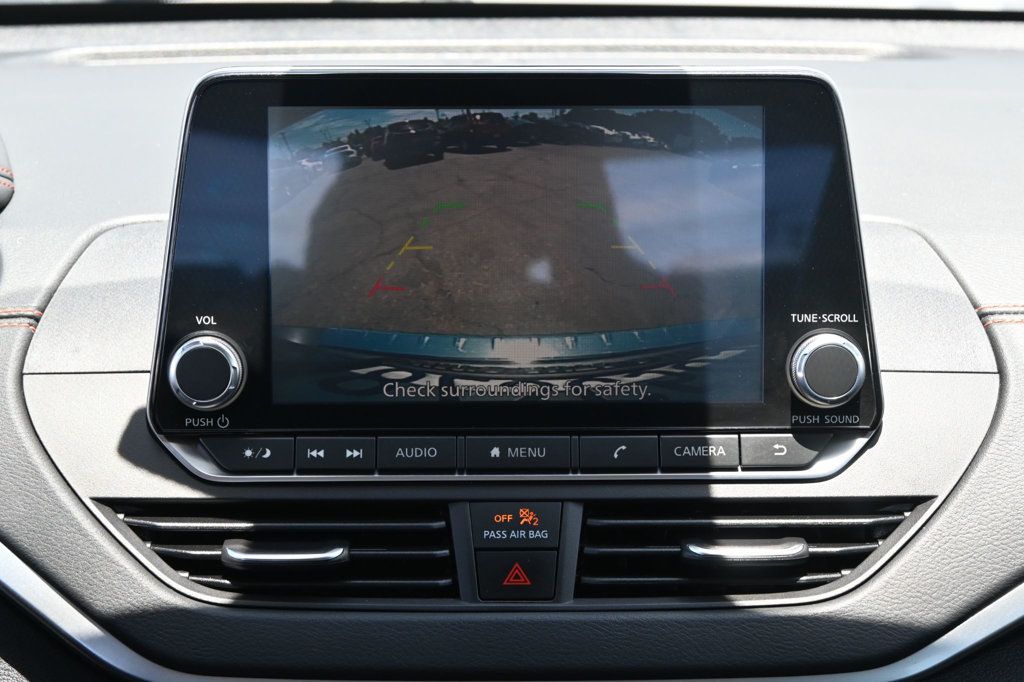 Nissan Altima photo 15