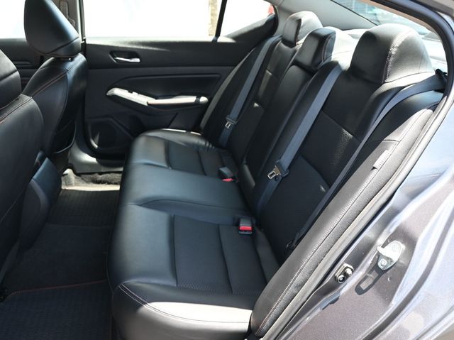 2022 Nissan Altima 2.5 SR Sedan - 23055025 - 17