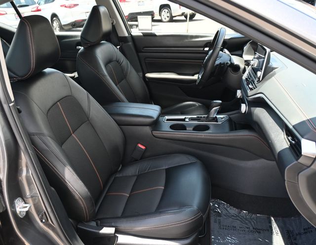 2022 Nissan Altima 2.5 SR Sedan - 23055025 - 18