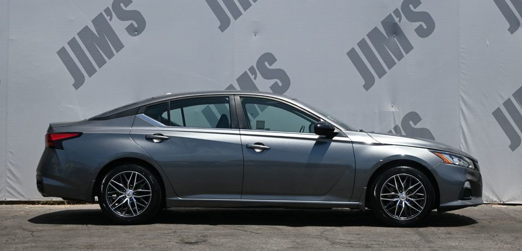 Nissan Altima photo 4