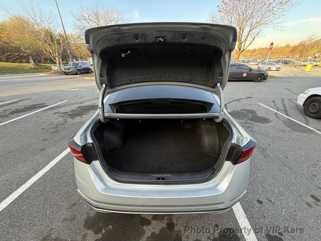 2022 Nissan Altima 2.5 SR Sedan - 23000630 - 16