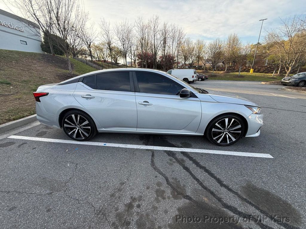2022 Nissan Altima 2.5 SR Sedan - 23000630 - 3