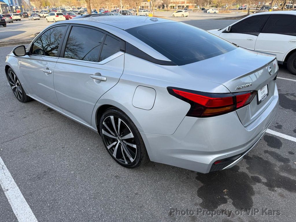 2022 Nissan Altima 2.5 SR Sedan - 23000630 - 6