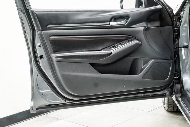 2022 Nissan Altima 2.5 SR Sedan - 22972543 - 39