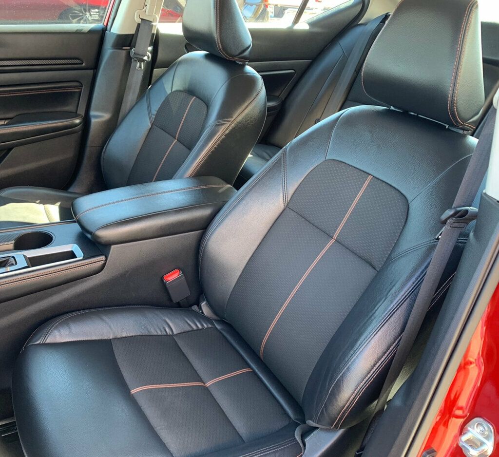 2022 Nissan Altima 2.5 SR photo 2