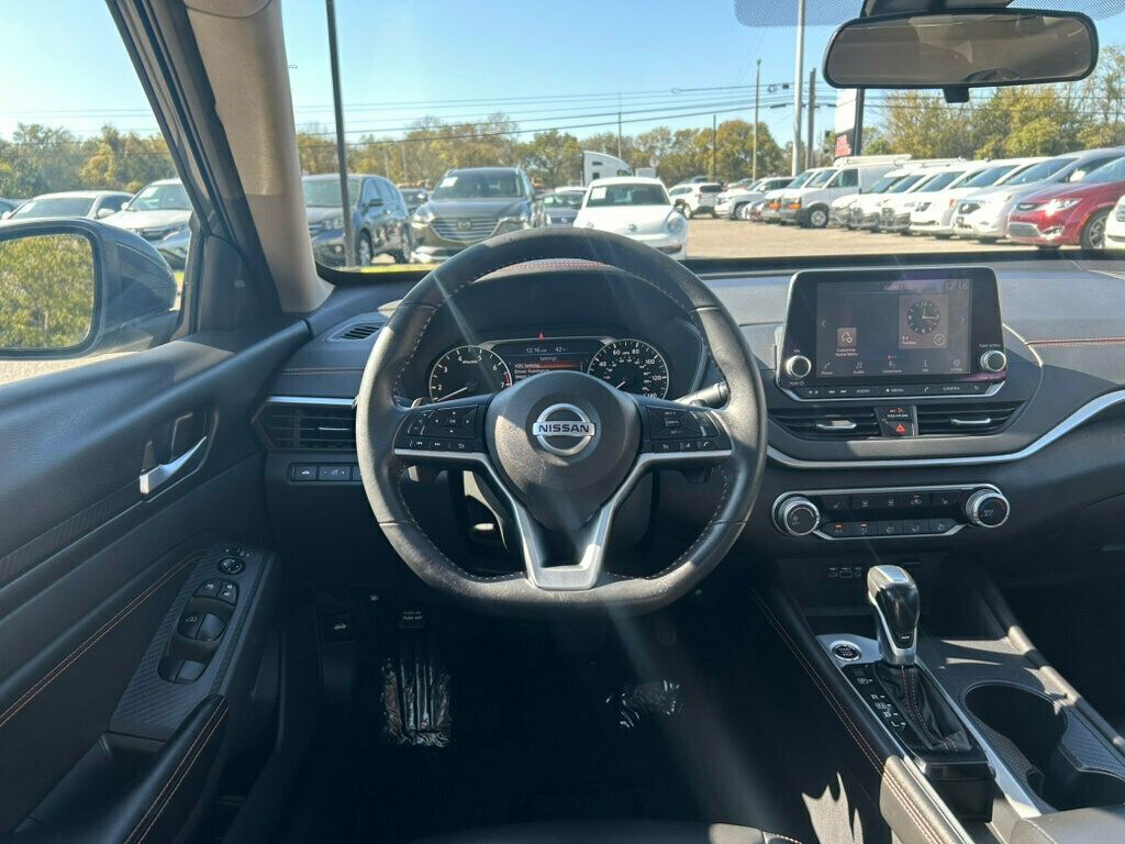 2022 Nissan Altima 2.5 SR Sedan - 22935893 - 17
