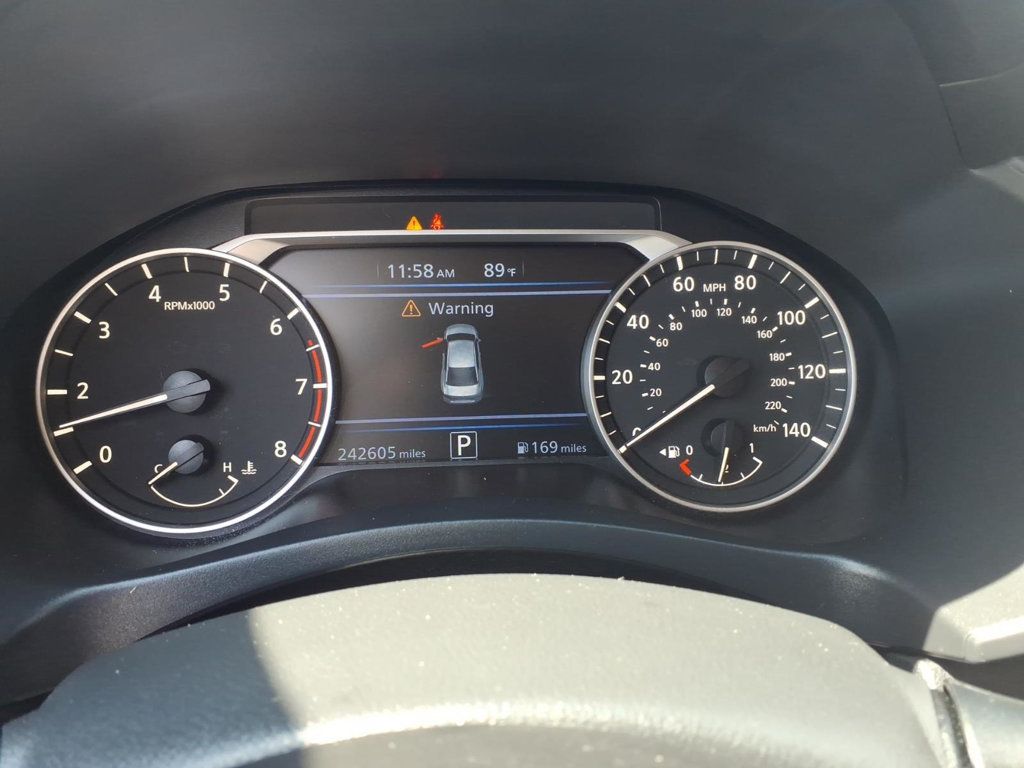 Nissan Altima photo 8