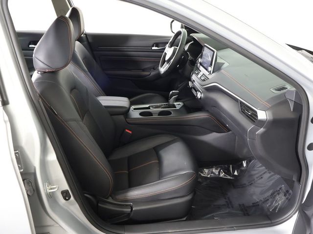 2022 Nissan Altima 2.5 SR Sedan - 23081502 - 25