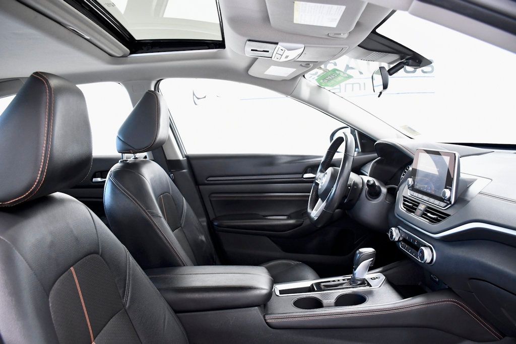 2022 Nissan Altima 2.5 SR Sedan - 22786360 - 15