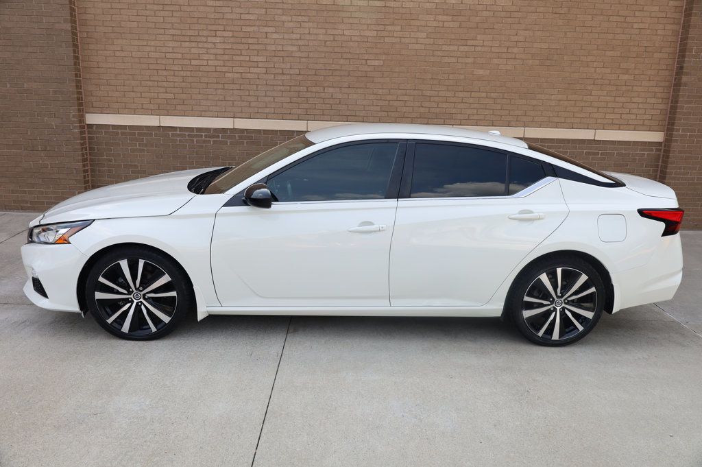 2022 Nissan Altima 2.5 SR photo 3