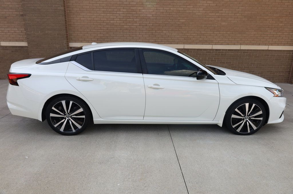 2022 Nissan Altima 2.5 SR photo 4