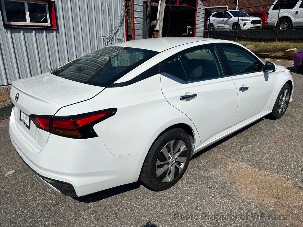2022 Nissan Altima 2.5 photo 4