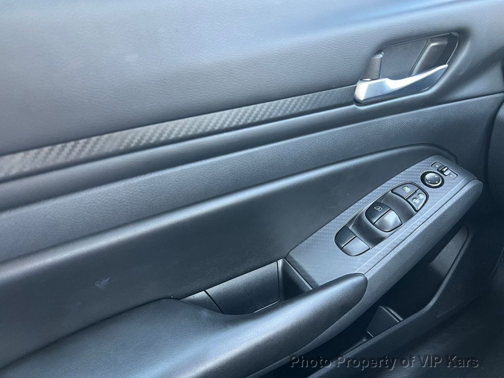 2022 Nissan Altima 2.5 photo 9