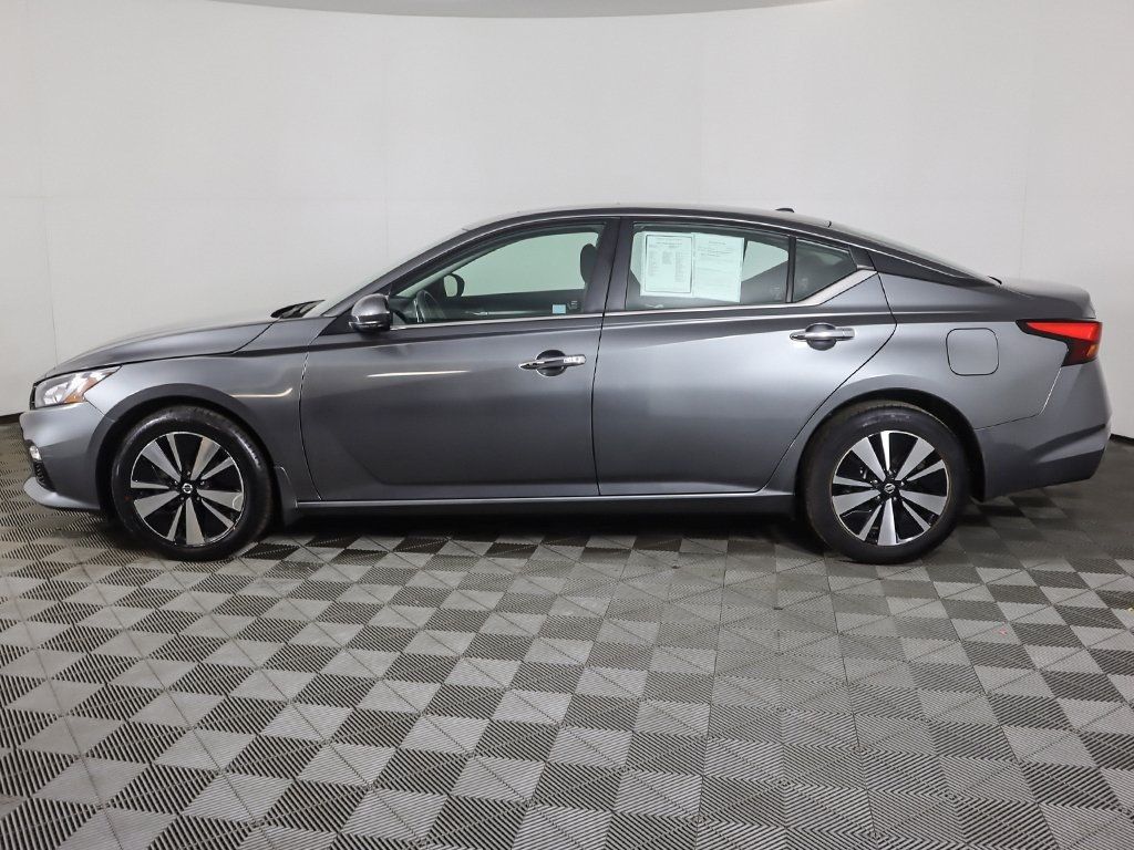 2022 Nissan Altima 2.5 SV AWD Sedan - 22748313 - 16