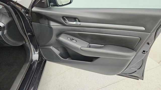 2022 Nissan Altima 2.5 SV AWD Sedan - 22946169 - 24