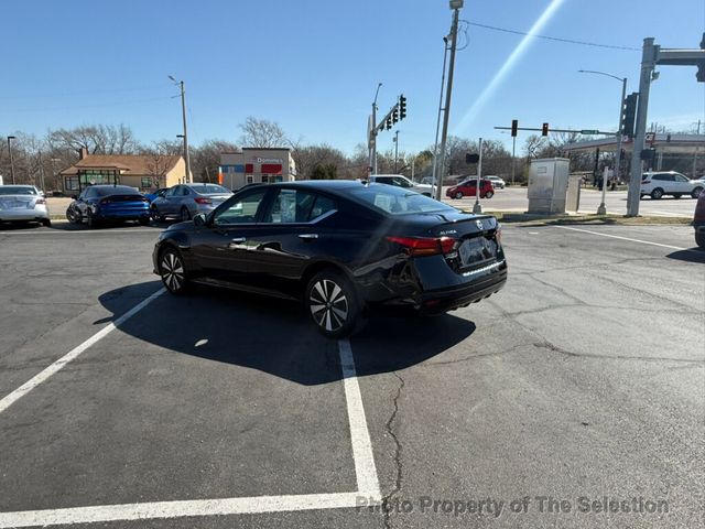 2022 Nissan Altima 2.5 SV AWD W/APPLE CARPLAY & ANDROID AUDIO - 22996232 - 9