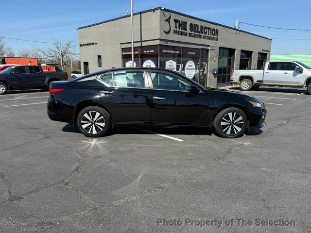 2022 Nissan Altima 2.5 SV AWD W/APPLE CARPLAY & ANDROID AUDIO - 22996232 - 17