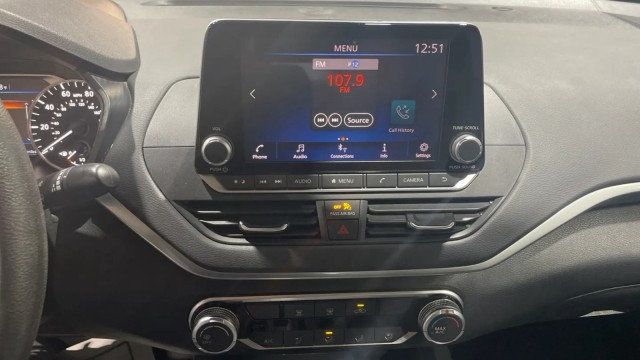 2022 Nissan Altima 2.5 SV Sedan - 22997367 - 17