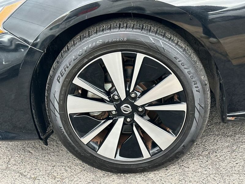 2022 Nissan Altima 2.5 SV Sedan - 22984240 - 11