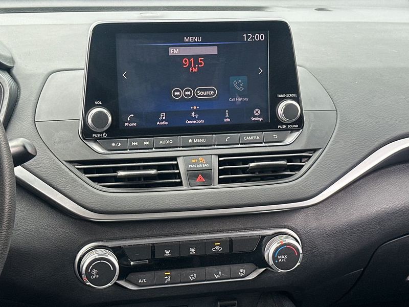 2022 Nissan Altima 2.5 SV Sedan - 22984240 - 15