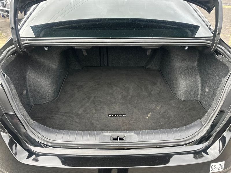 2022 Nissan Altima 2.5 SV Sedan - 22984240 - 19