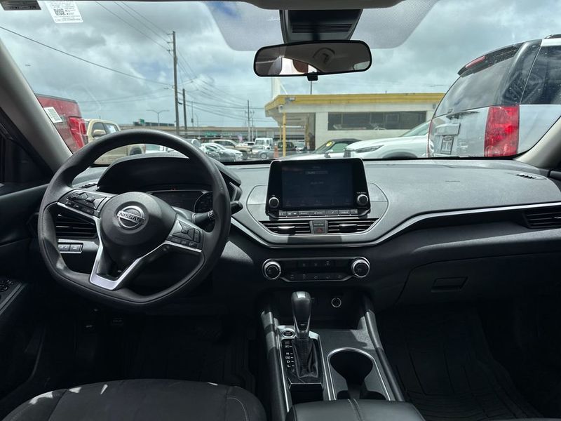 2022 Nissan Altima 2.5 SV Sedan - 23048835 - 13