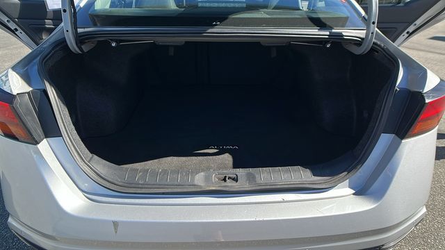 2022 Nissan Altima 2.5 SV Sedan - 22998056 - 13