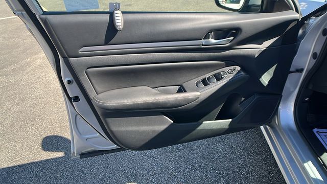 2022 Nissan Altima 2.5 SV Sedan - 22998056 - 14