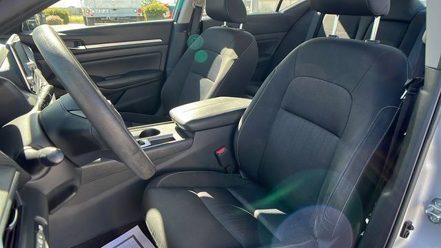 2022 Nissan Altima 2.5 SV Sedan - 22998056 - 16