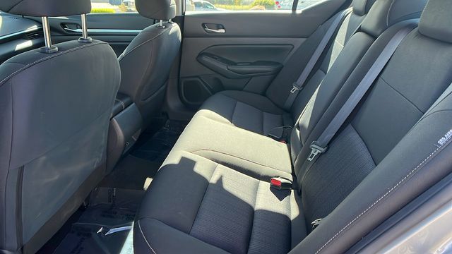 2022 Nissan Altima 2.5 SV Sedan - 22998056 - 17