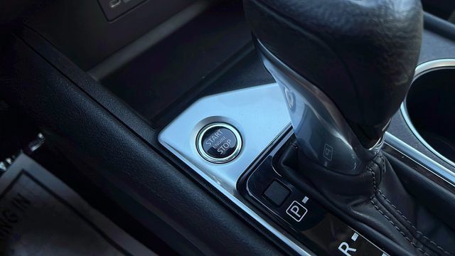 2022 Nissan Altima 2.5 SV Sedan - 22998056 - 25